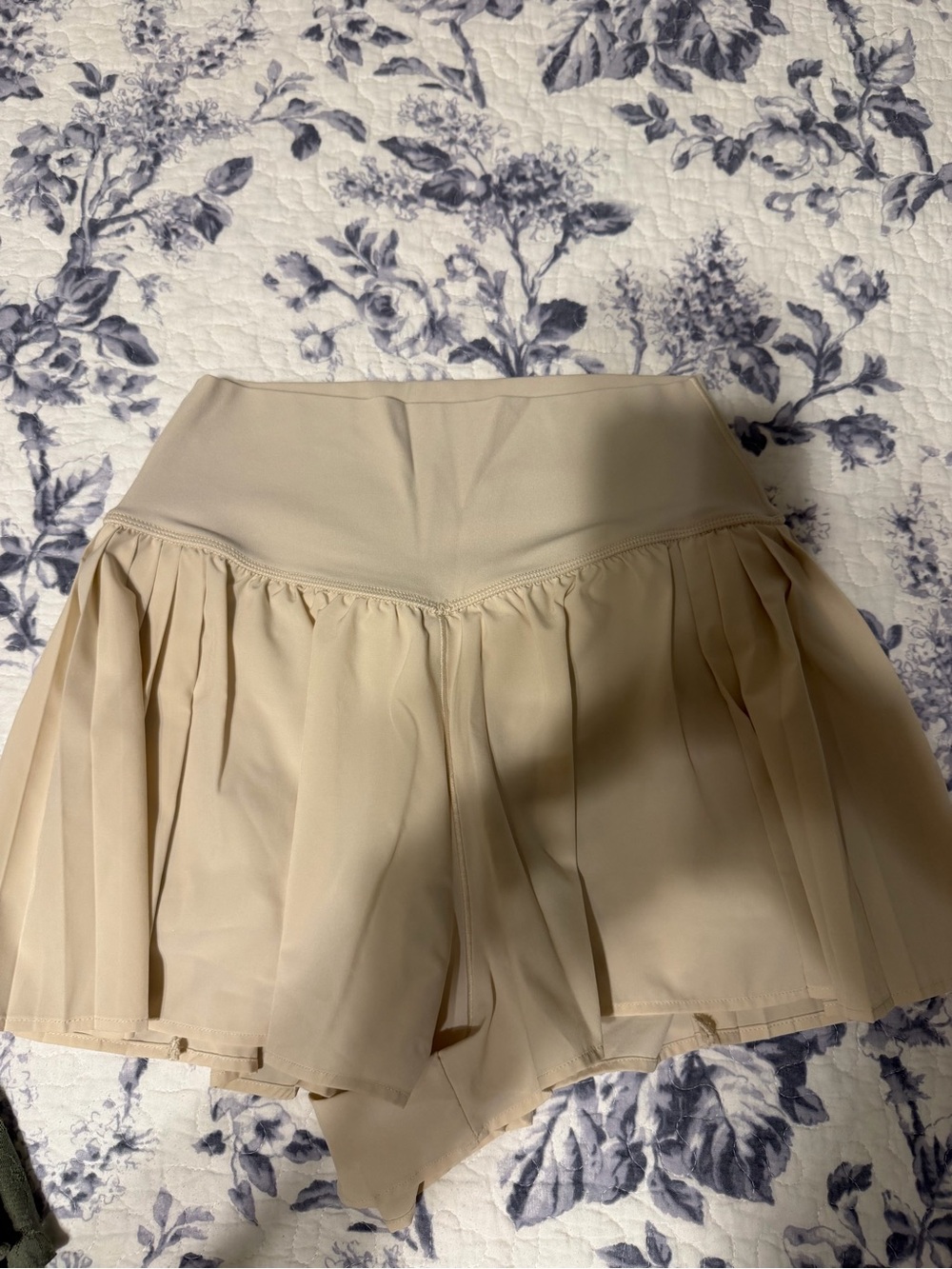 aerie Beige Pleated Athletic Shorts